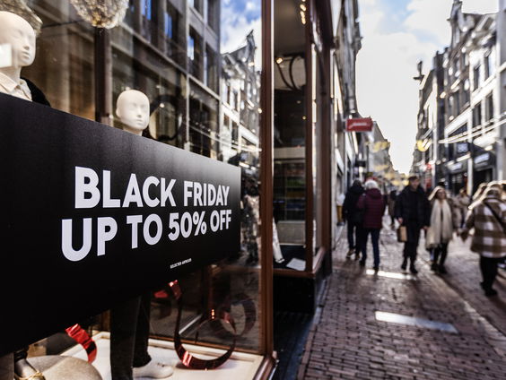 Waarom is onderzoek nodig naar wat er in onze kledingkast ligt?