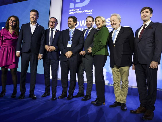 EUropa Express #12: breuk binnen de radicaal-rechtse Europese fractie