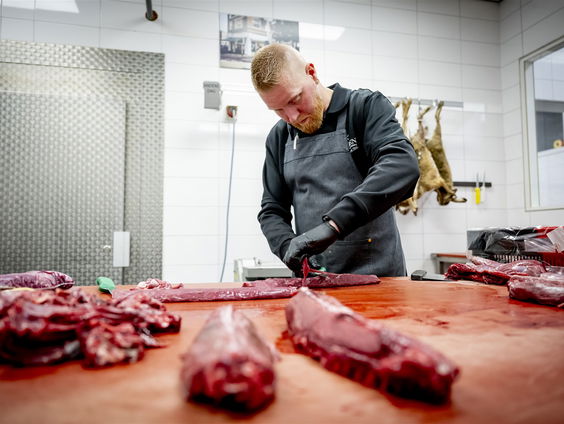 ‘We moeten goed vlees eten en wegblijven van de massale slachthuizen’