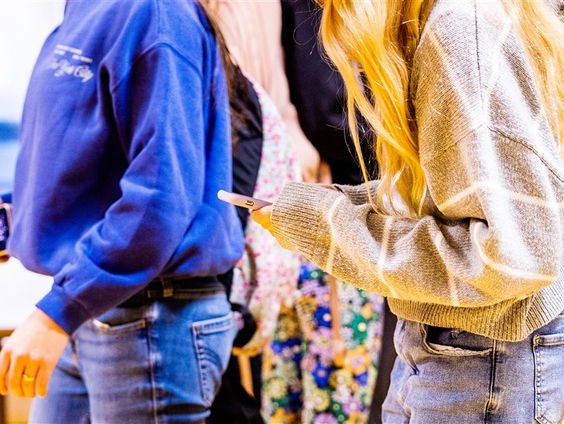 Stand.nl: 'We moeten ons serieus zorgen maken om de mentale gezondheid van meisjes'