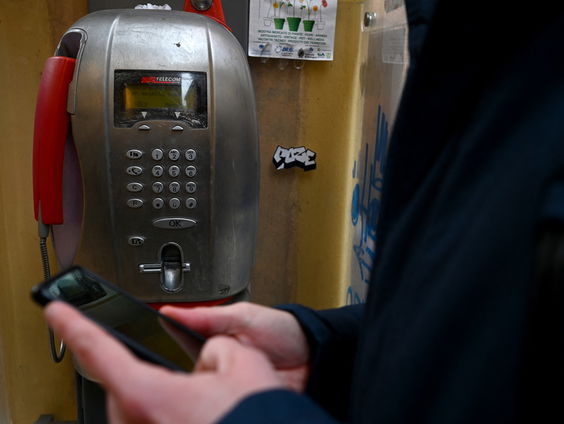 Gefeliciteerd telefoon! Met je 150e verjaardag!