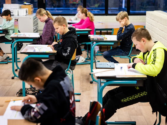 Lesmateriaal dat zich via AI aanpast op niveau van leerlingen steeds populairder en dat is risicovol