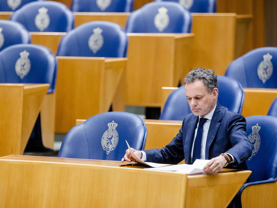 Minister van Buitenlandse Zaken Casper Veldkamp gaat aan de slag met verplaatsing ambassades