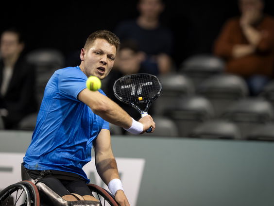 'Rolstoeltennis moet evenveel aandacht krijgen als tennis'