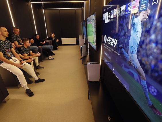 Manuel Bachoore verdedigt zijn titel bij het WK E-sports