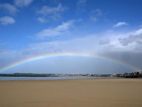 Wat is er aan de andere kant van de regenboog?