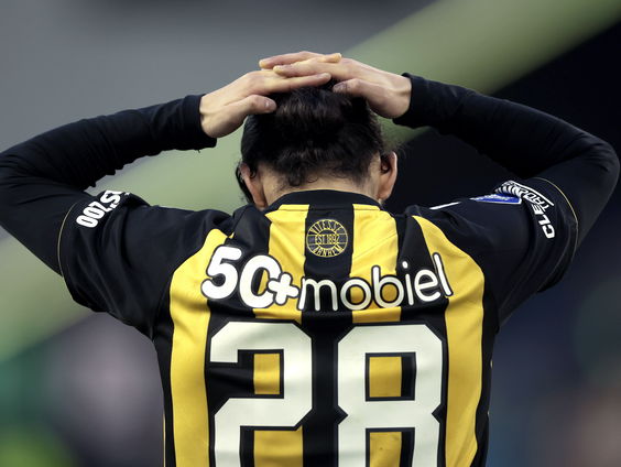 Jan Snellenburg redde Vitesse in 2001, maar vreest met grote vrezen