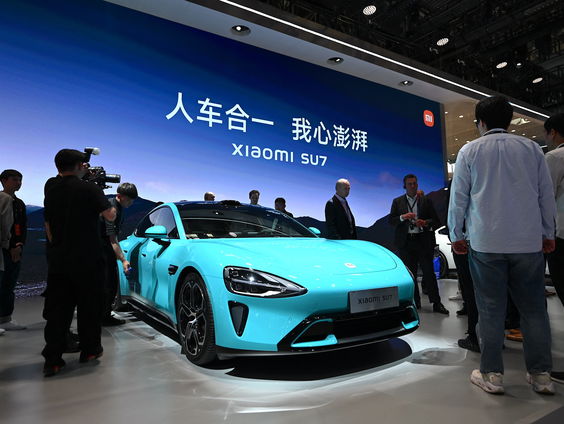 Nieuwste modellen en vliegende auto's op autoshow Peking