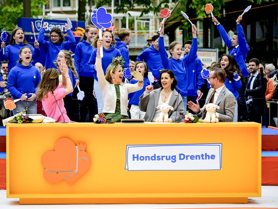 Reacties van de koninklijke familie op Koningsdag in Emmen