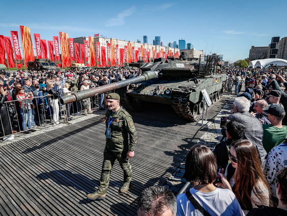 Rusland pronkt met veroverd westers militair materieel op tentoonstelling