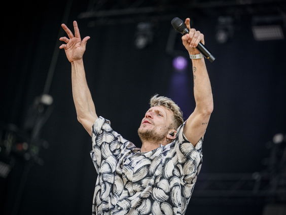 Joshua Nolet van Chef' Special over War Child tributeconcert in Paradiso