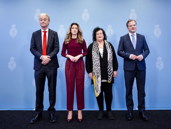 Coaltie presenteert akkoord: "Strengste asielbeleid ooit"