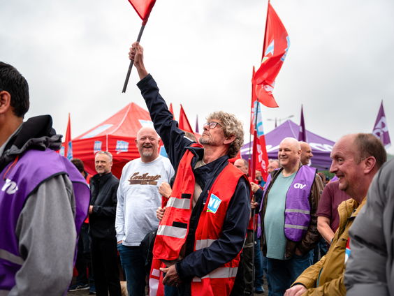 Waarom gaat de metaal- en technieksector staken?
