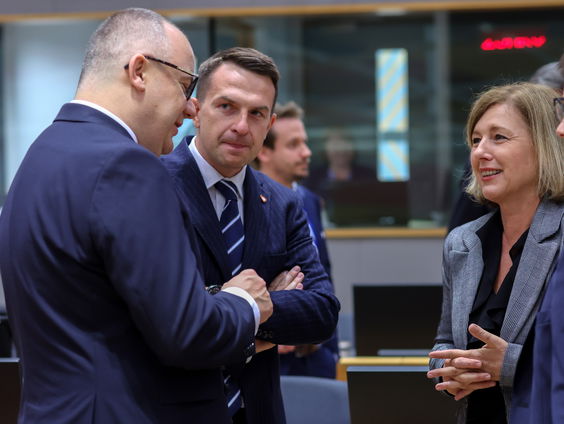 Waarom wordt artikel 7 tegen Polen ingetrokken?