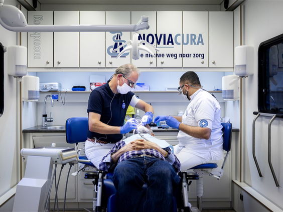 Stand.nl: De tandarts moet terug in het basispakket