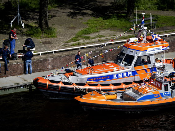 De KNRM redt al 200 jaar mens en dier in nood op water