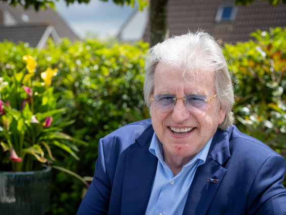 Wat betekent het nummer You Never walk Alone voor Lee Towers?