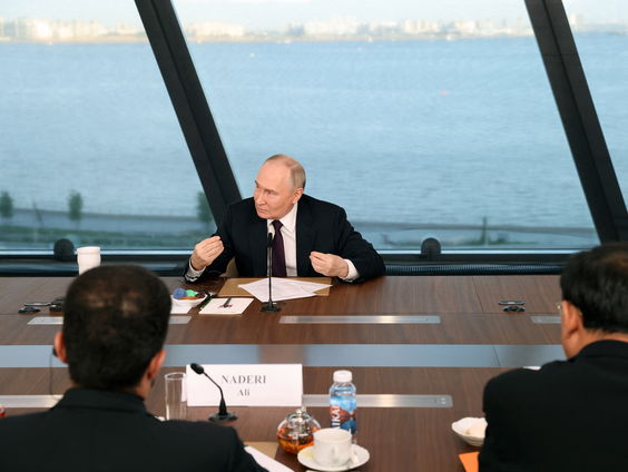 Poetin spreekt met westerse media