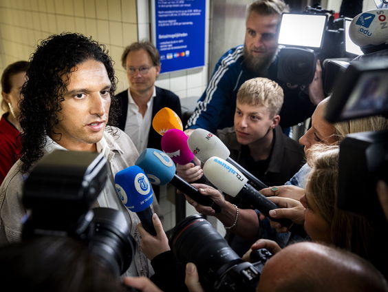 Ali B. hoort strafeis in zedenzaak