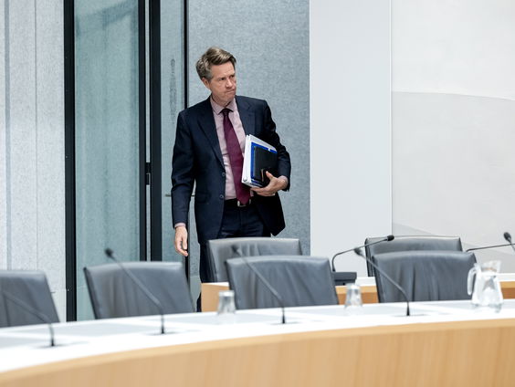 Martin Bosma gaat ondanks bezwaren naar de slavernijherdenking: is dat (on)verstandig?