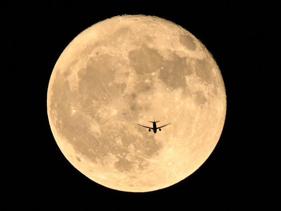 Eerste grot op de maan ontdekt