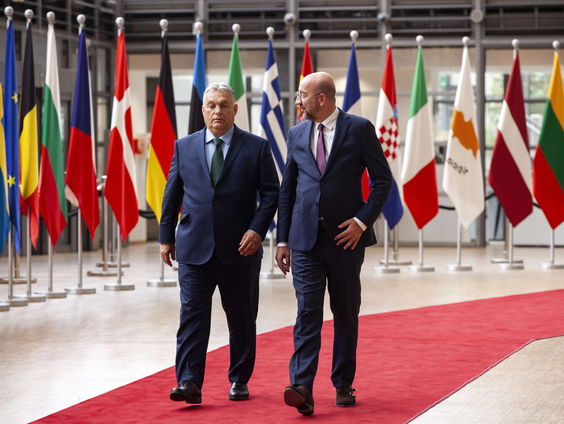 Europese Commissie stuurt geen commissarissen meer naar vergaderingen in Hongarije