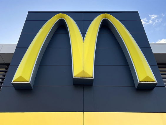 Terug naar Toen: Opening eerste McDrive in Nederland