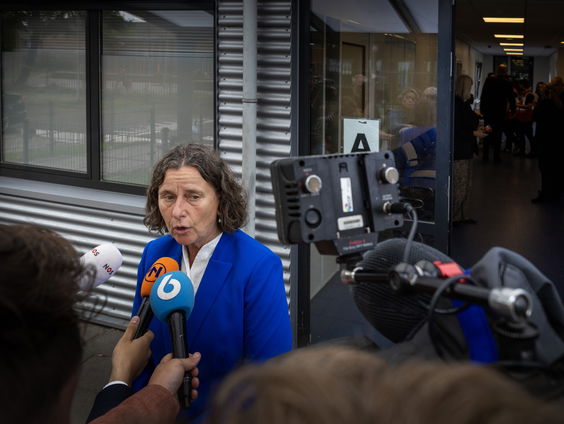 Minister Faber (PVV) op bezoek in Ter Apel