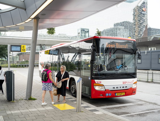 Gaat praatjes maken onze samenleving redden?