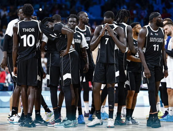 Groots onthaal voor basketballers van Zuid-Soedan: 'Geven hoop aan het land'