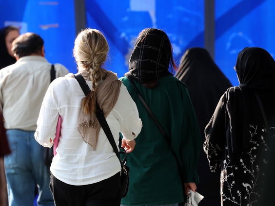 Psychiatrie als wapen tegen vrouwen die geen hijab willen dragen in Iran