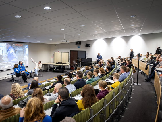 Kosten internationale studenten Nederland geld of leveren ze juist geld op?