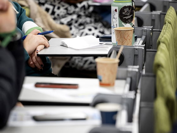 Afstand tussen hoog- en laagopgeleiden wordt groter: 'Komen niet meer met elkaar in aanraking'