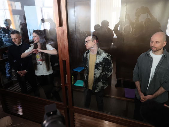 Vier Russische journalisten vervolgd voor banden met organisatie Alexei Navalny