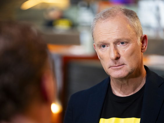 Voorzitter hulpactie Giro 555 Harm Goossens: "Wij zijn er voor alle mensen in nood"