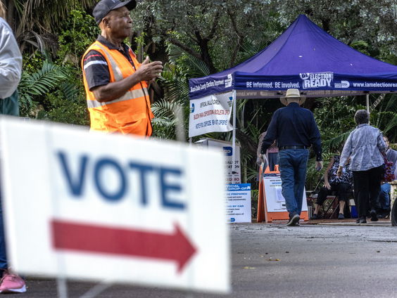 Luisteraar Peter uit Californië gespannen voor verkiezingsuitslag: "Hopen dat alles in balans blijft"