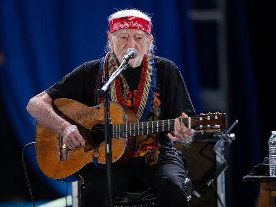 Country Roads: Willie Nelson