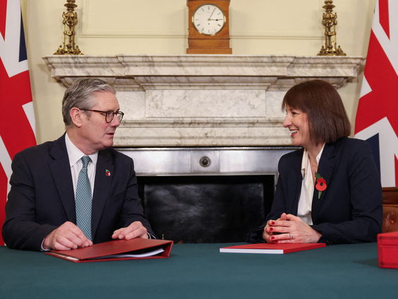Labour-regering van Verenigd Koninkrijk presenteert 'griezelbegroting'