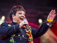 Carnavalskoningin Beppie Kraft wordt 80!