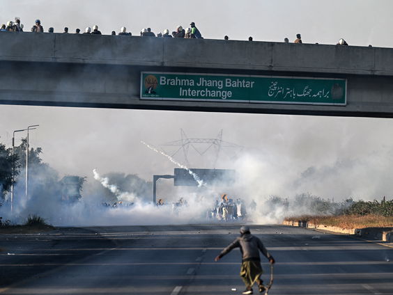 Onrust in Pakistan door grote protestmars voor vrijlating oud-premier Khan