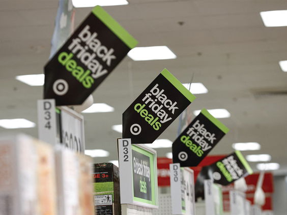 Fazia Tewarie: Geef niet toe aan Black Friday!