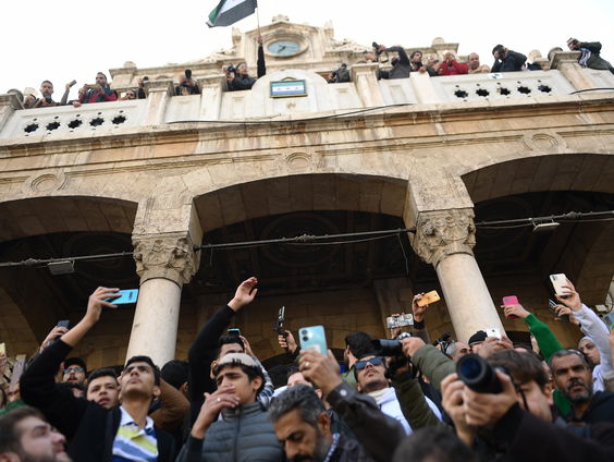 Honderden mensen bij begrafenis Syrische activist Mazen Hamad