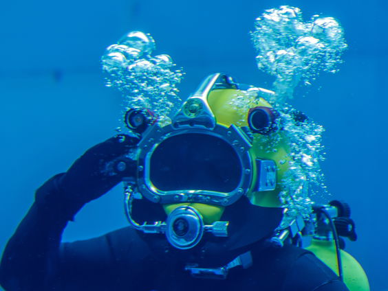 Verdwenen in de diepte: wat zijn de risico's van professioneel duiken?