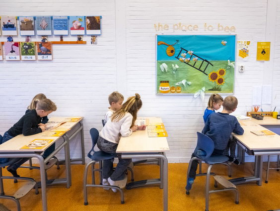 Stand.nl: 'Met kleinere klassen krijg je de leraar weer terug'