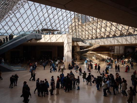Wim Pijbes over renovatie van het Louvre Museum
