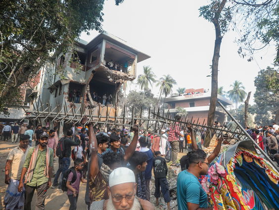 Zes maanden na de politieke omwenteling neemt de onrust in Bangladesh toe