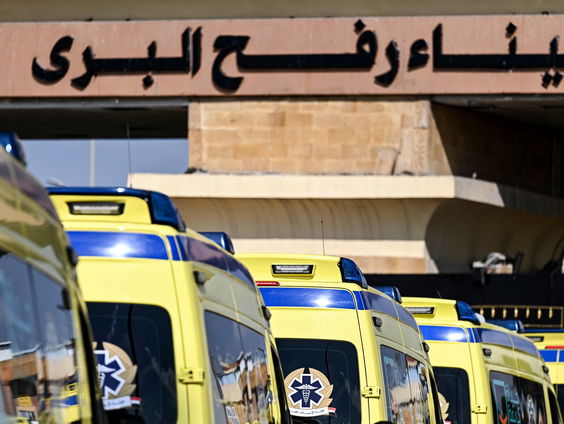 Gewonde Palestijnen komen aan in Egypte