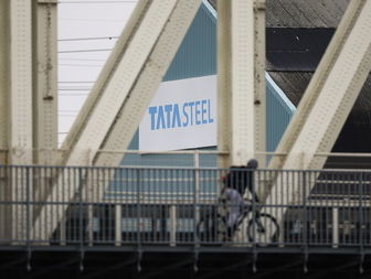 Bij Tata Steel verdwijnen 1600 banen, wat betekent dat