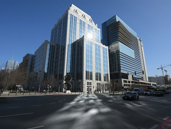 Moet Europa de Russische bevroren tegoeden afpakken?