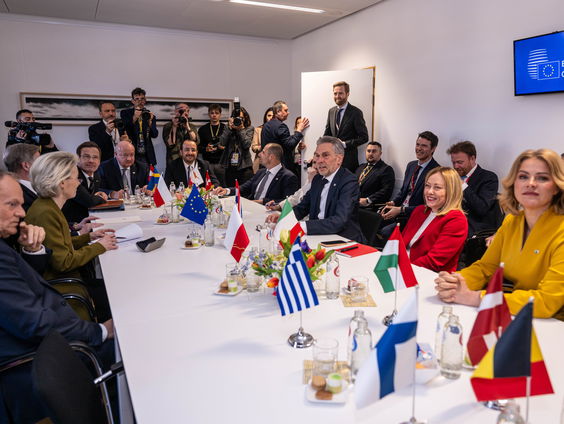 Vandaag in Brussel: 27 EU-leiders praten over 'herbewapenen' van de Europese Unie